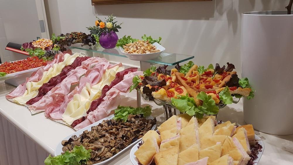 Hotel Aurora Mare Римини Екстериор снимка
