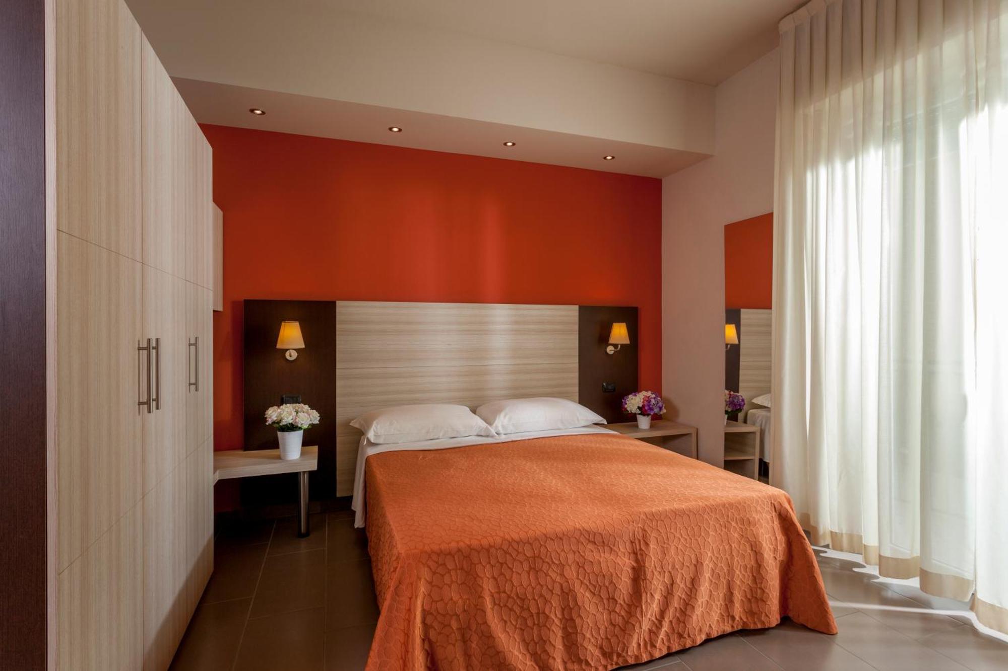 Hotel Aurora Mare Римини Екстериор снимка